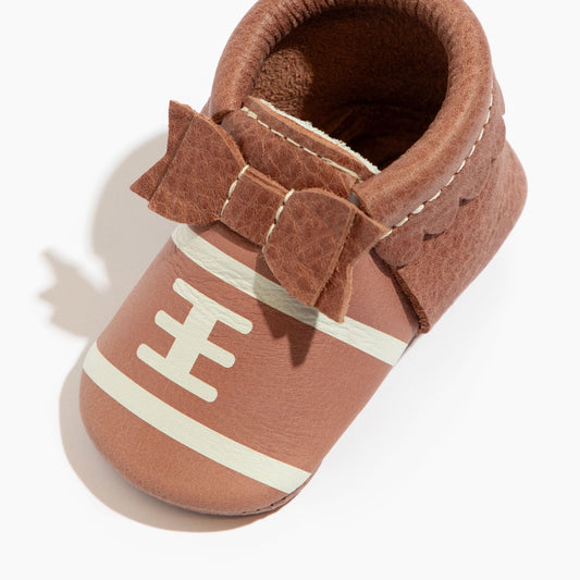 Touchdown II Bow Leather Baby Shoe - Blissfully Lavender BoutiqueFreshly Picked