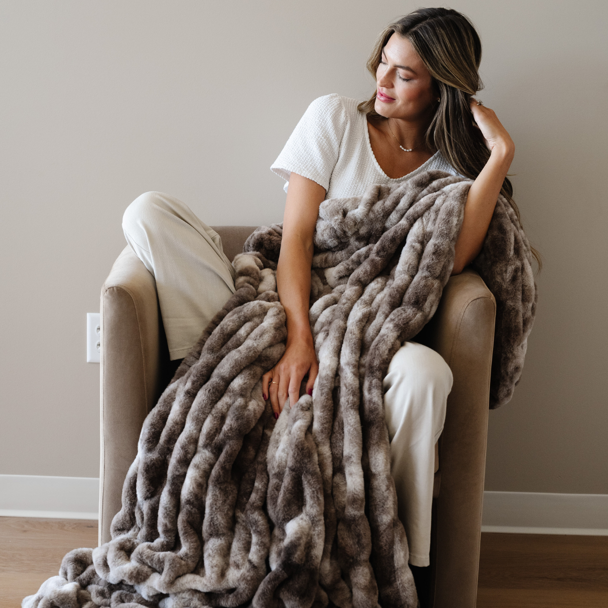 Double Ruched Faux Fur XL Throw Blanket