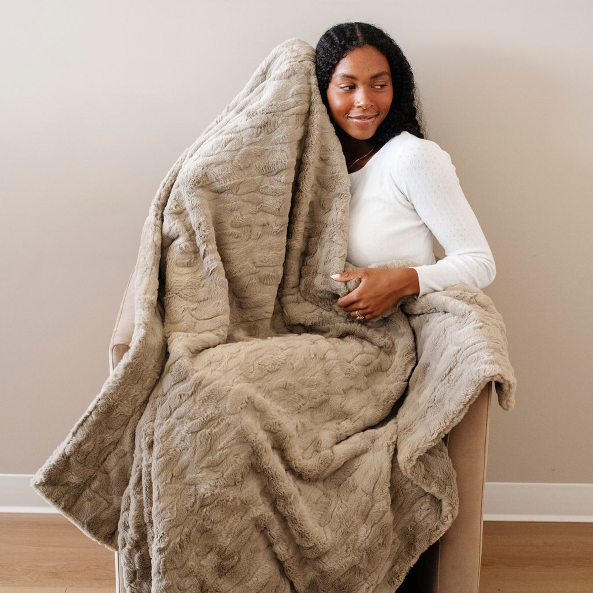 PATTERNED FAUX FUR XL THROW BLANKETS