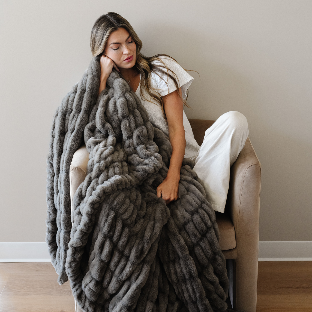 Double Ruched Faux Fur XL Throw Blanket