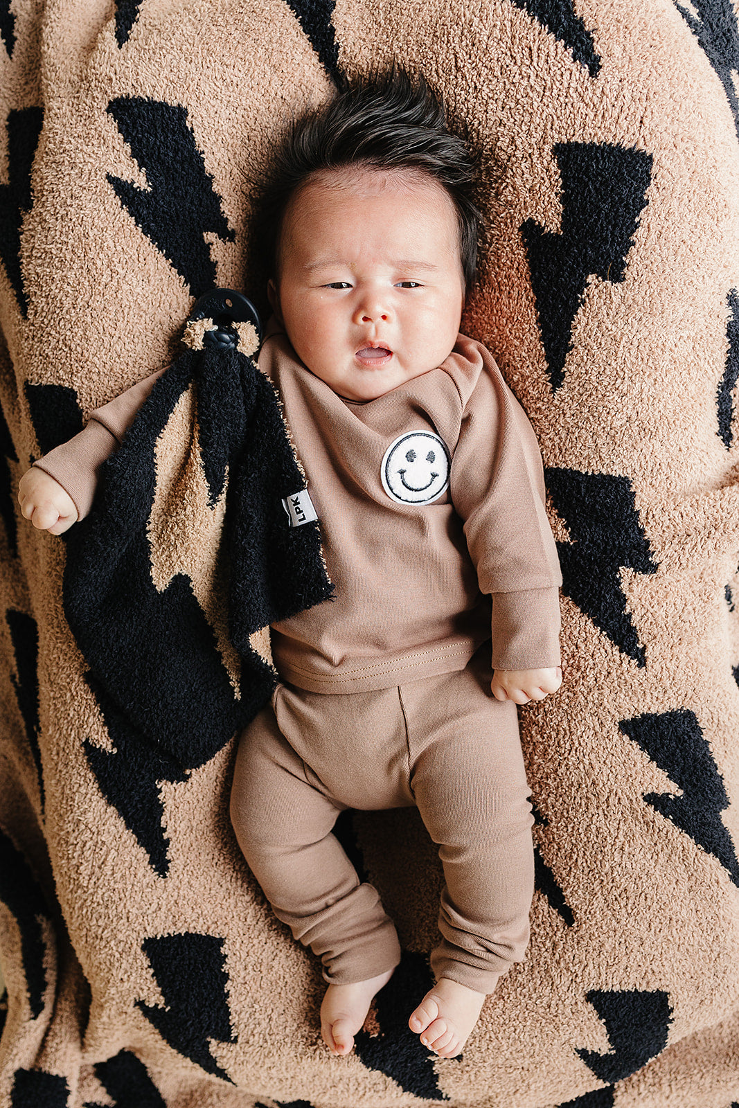 Mocha Lightning Bolt Fuzzy Blanket