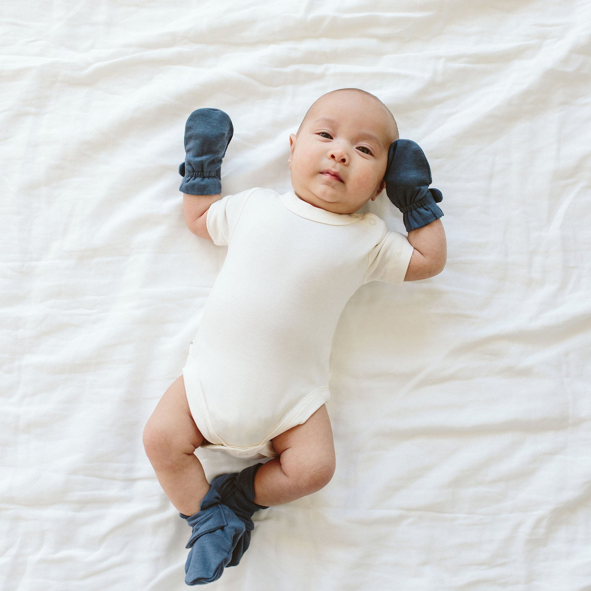 Stay-On Baby Mittens – Gray Stripe + Midnight (2-Pack)