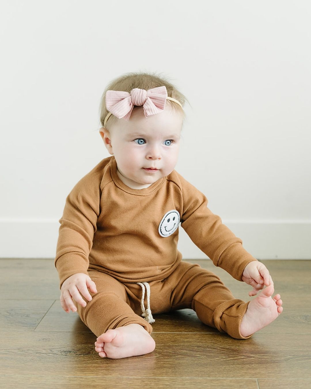 Smiley Brown Lounge Set
