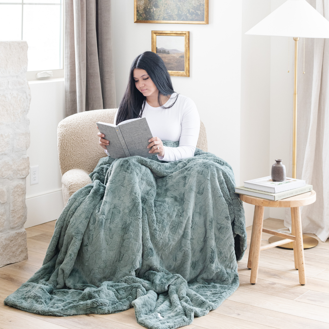 Patterned Faux Fur Throw Blanket