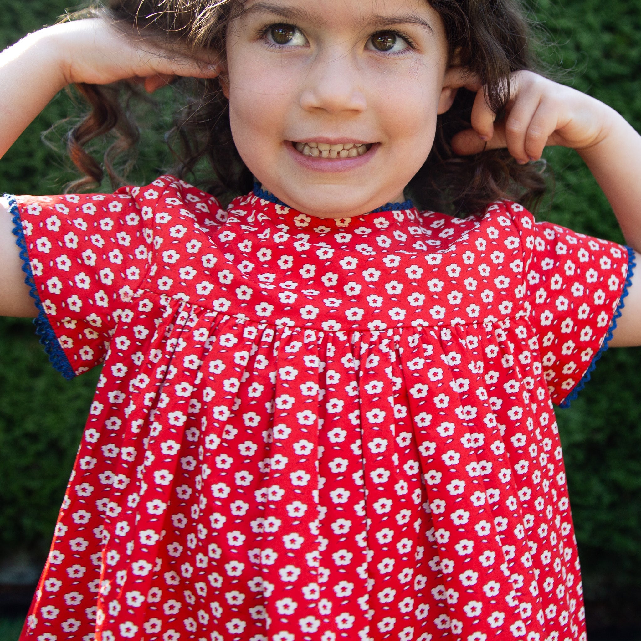 Toddler Amy dress with Lace trim | Flowers in Brilliant Red