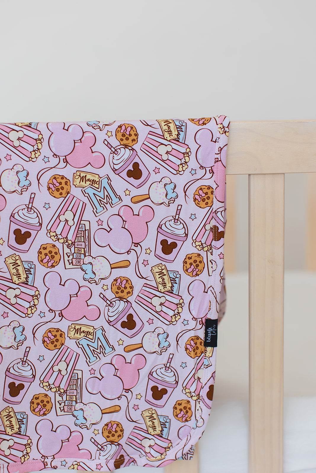 Pink Snacks - Lightweight Blanket