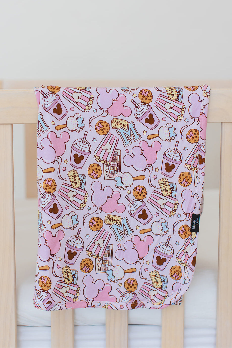 Pink Snacks - Lightweight Blanket