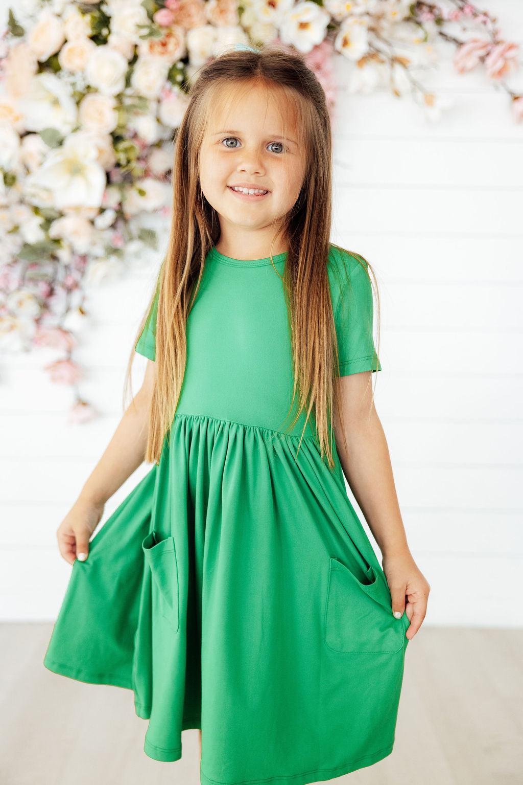 Kelly Green Short Sleeve Pocket Twirl Dress