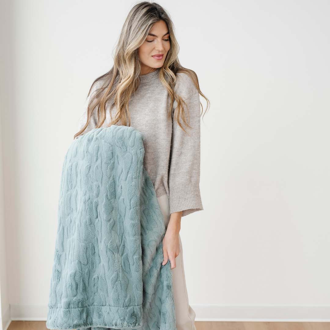 Patterned Faux Fur Throw Blanket