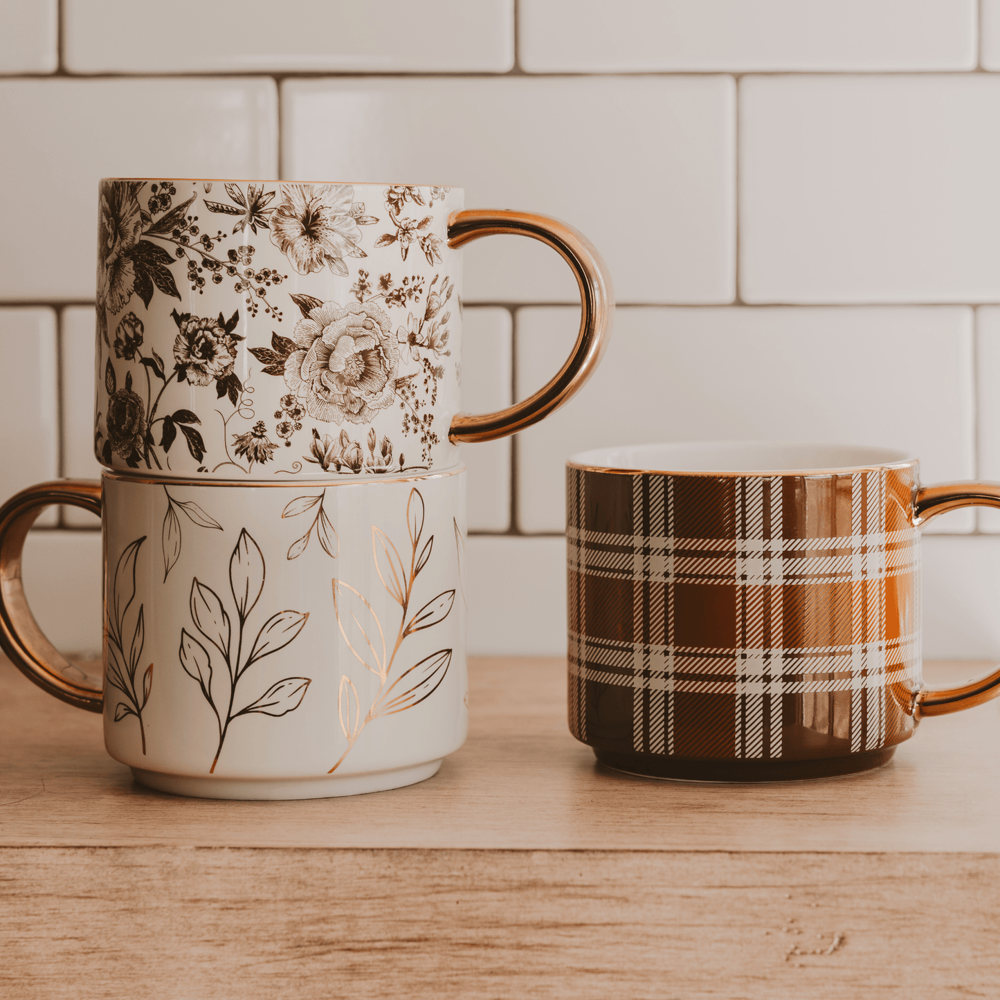 Brown Delft 14 oz Gold Handle Coffee Mug