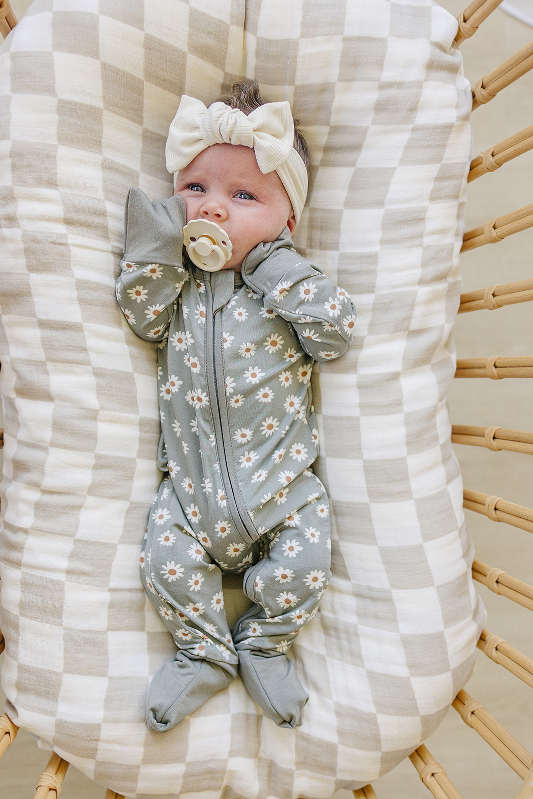 Light Green Daisy Bamboo Zipper Pajamas