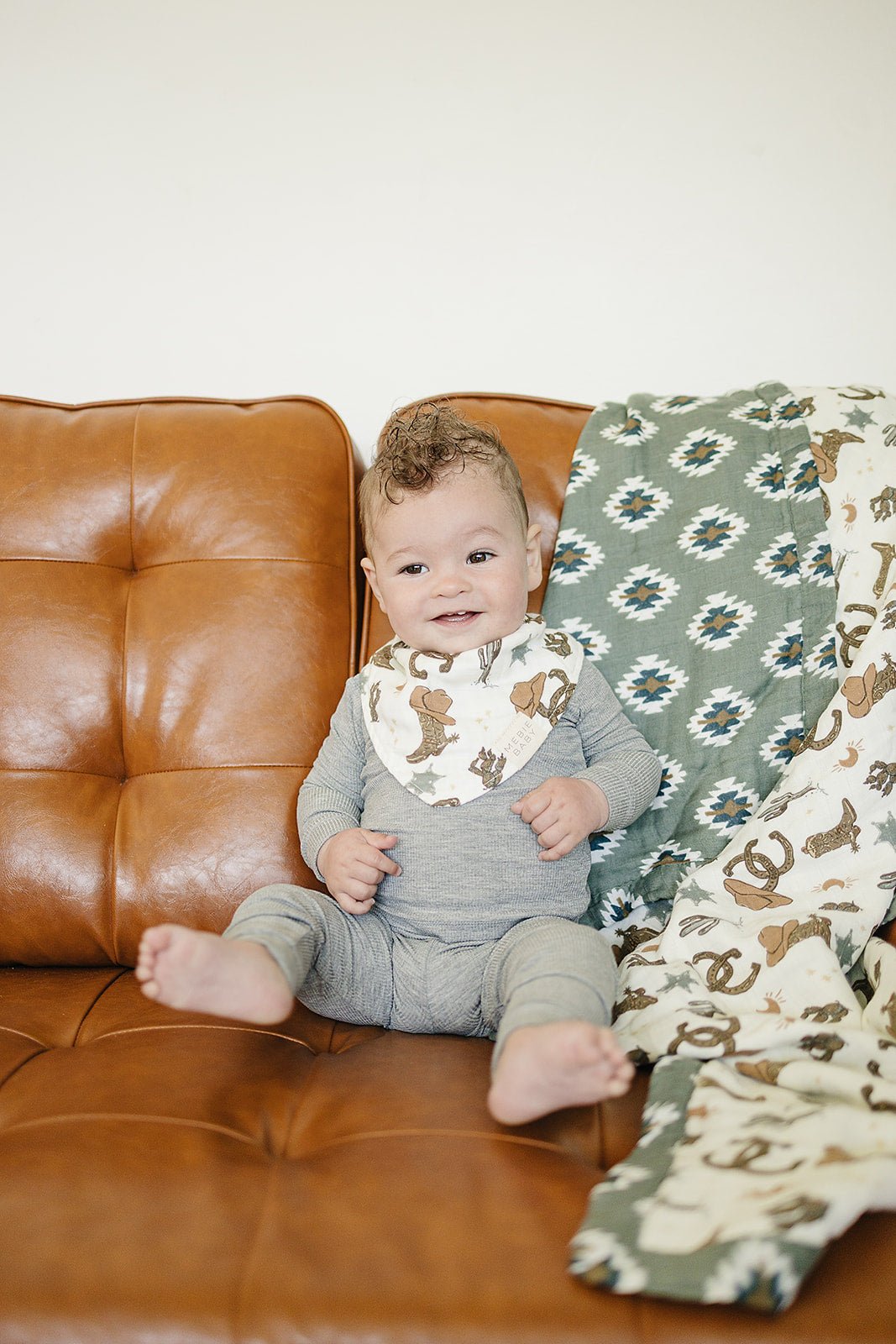 Classic Muslin Bib - Blissfully Lavender BoutiqueMebie Baby