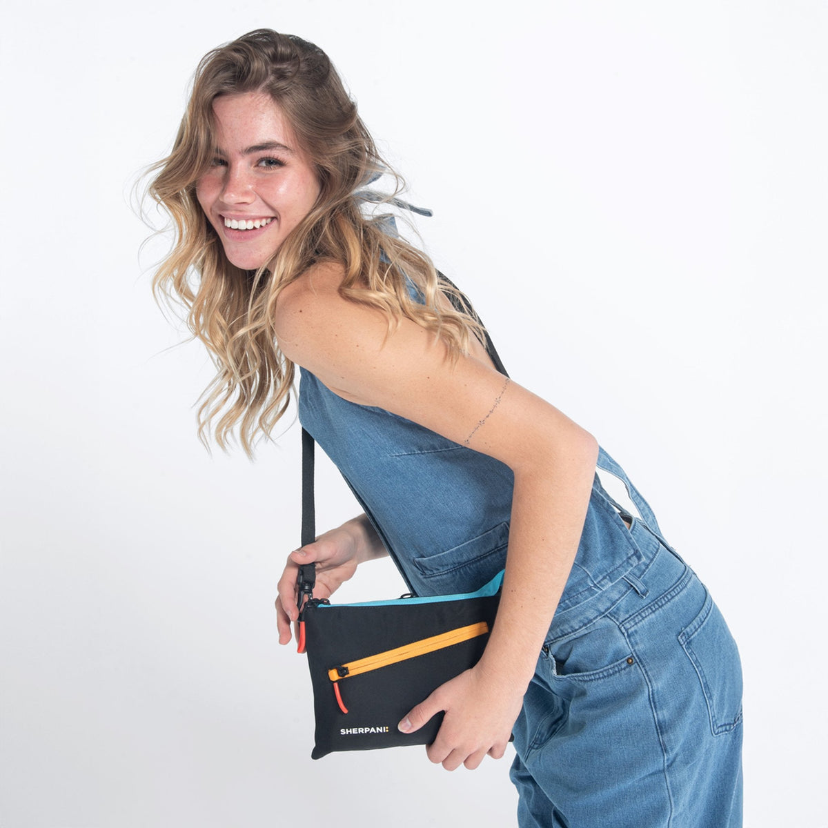 Zoom | Slim RFID Crossbody - Desert Pink