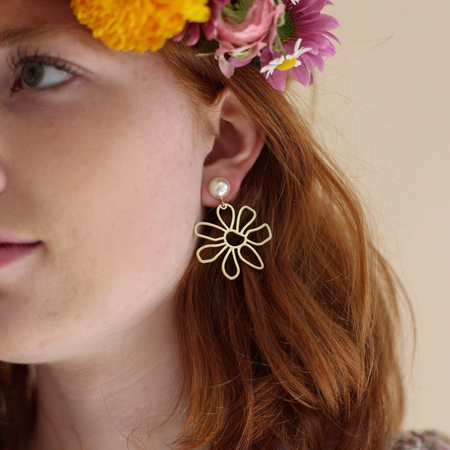 Daisy Statement Earrings - Pearl