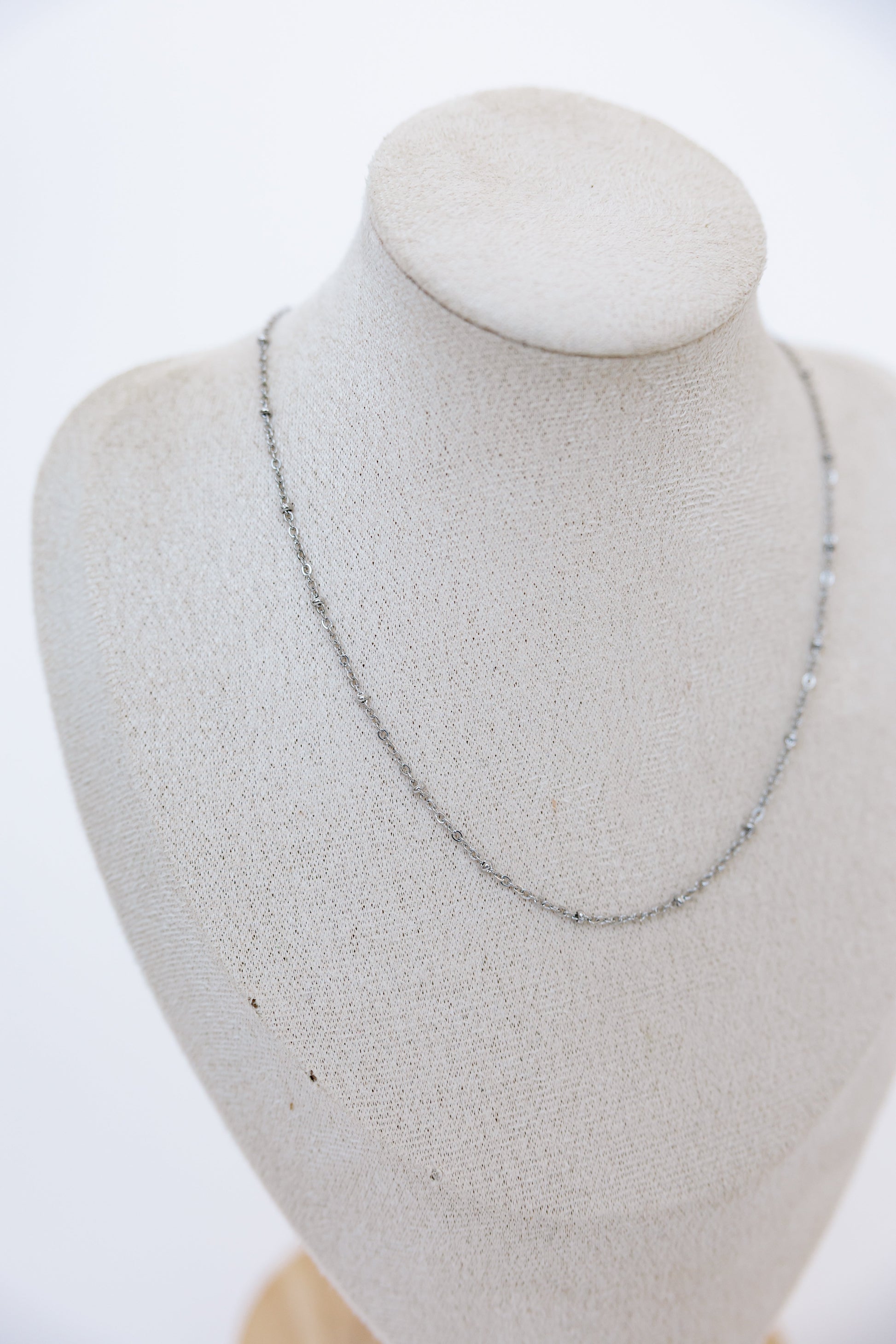 Satellite Layering Chain – Gold or Silver