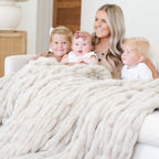 Double Ruched Faux Fur XL Throw Blanket - Blissfully Lavender BoutiqueSaranoni