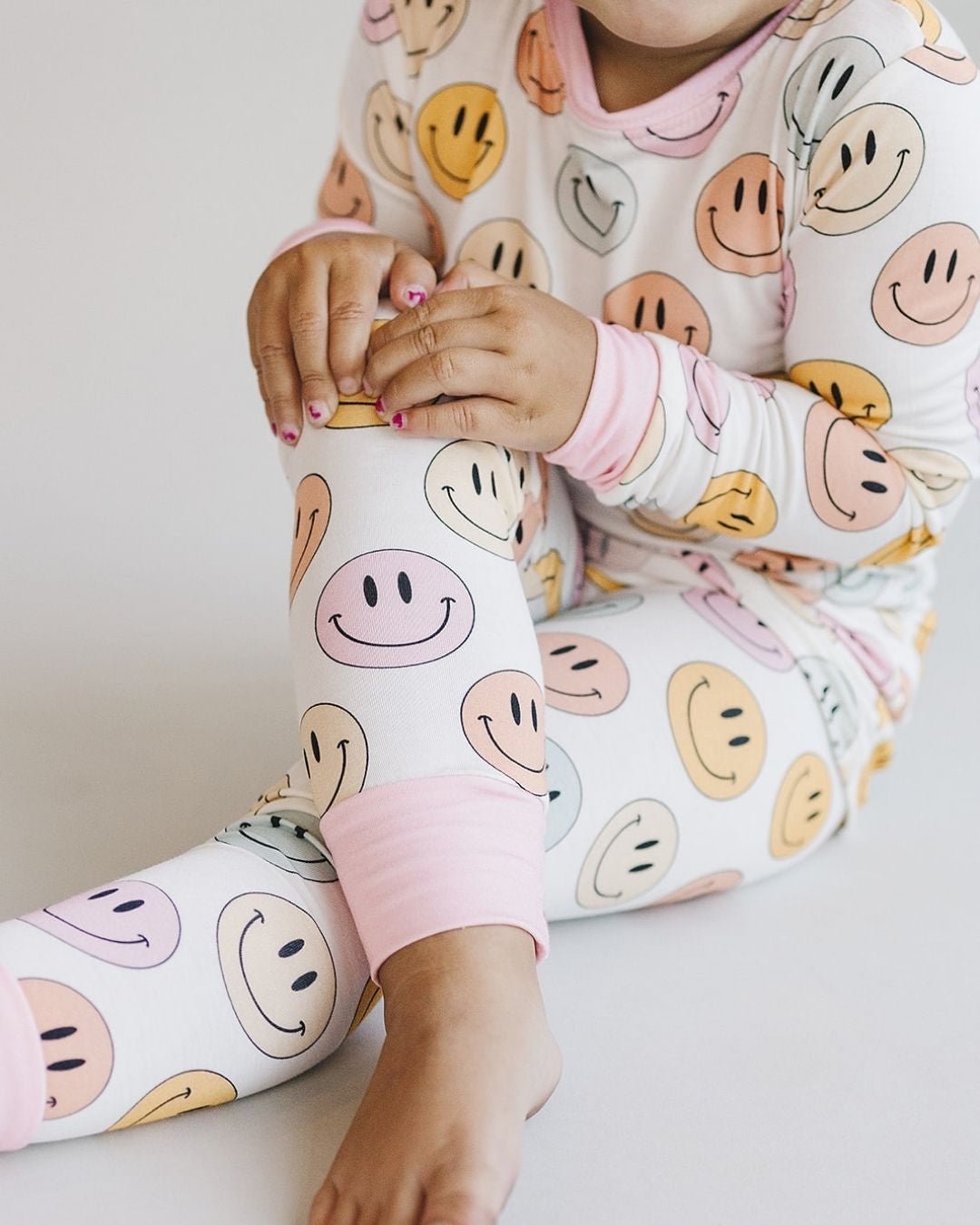 Girls Pink Smiley Bamboo Two Piece Set - Blissfully Lavender BoutiqueLUCKY PANDA KIDS