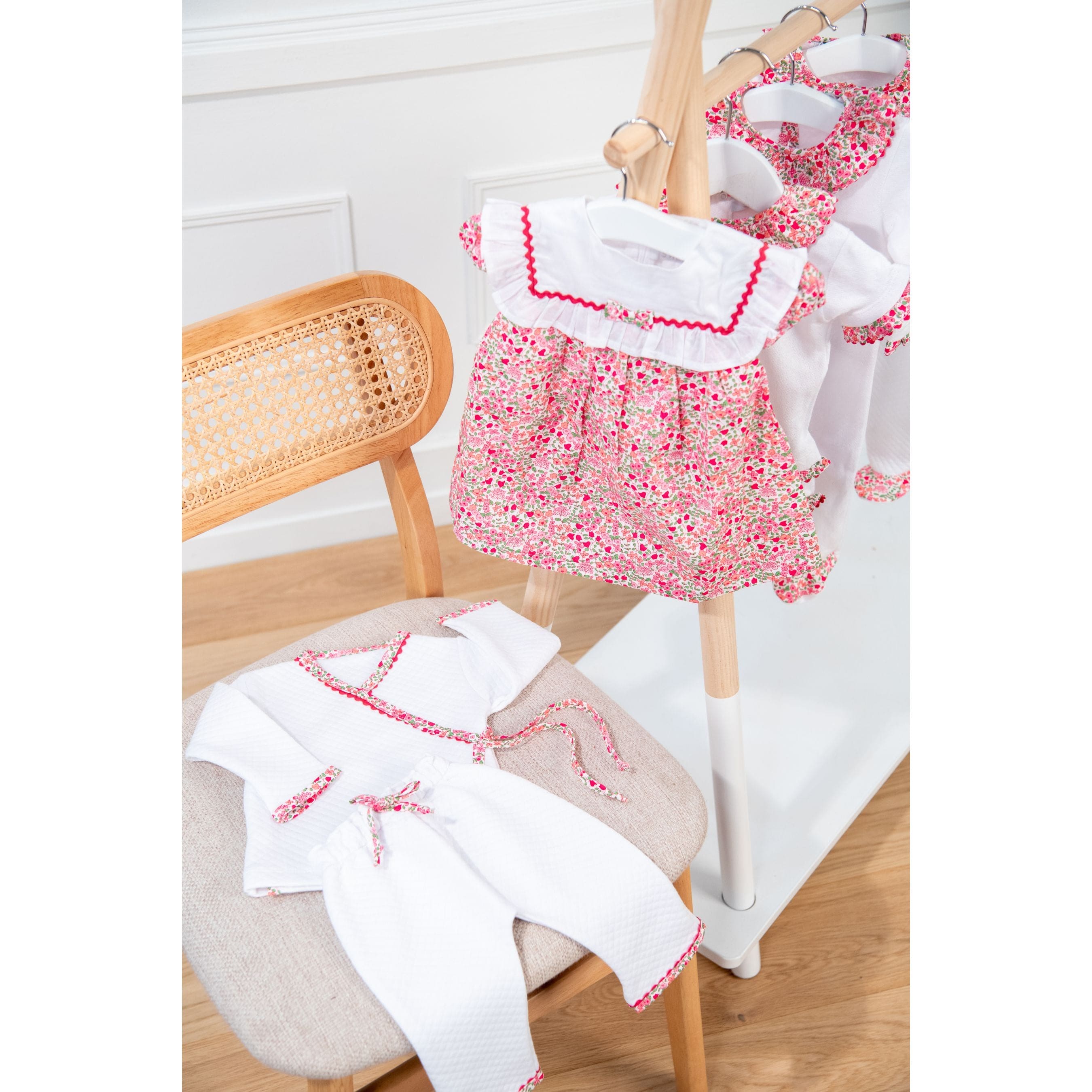 LILI ROSE | Girls White Quilted Cotton Wrap Set