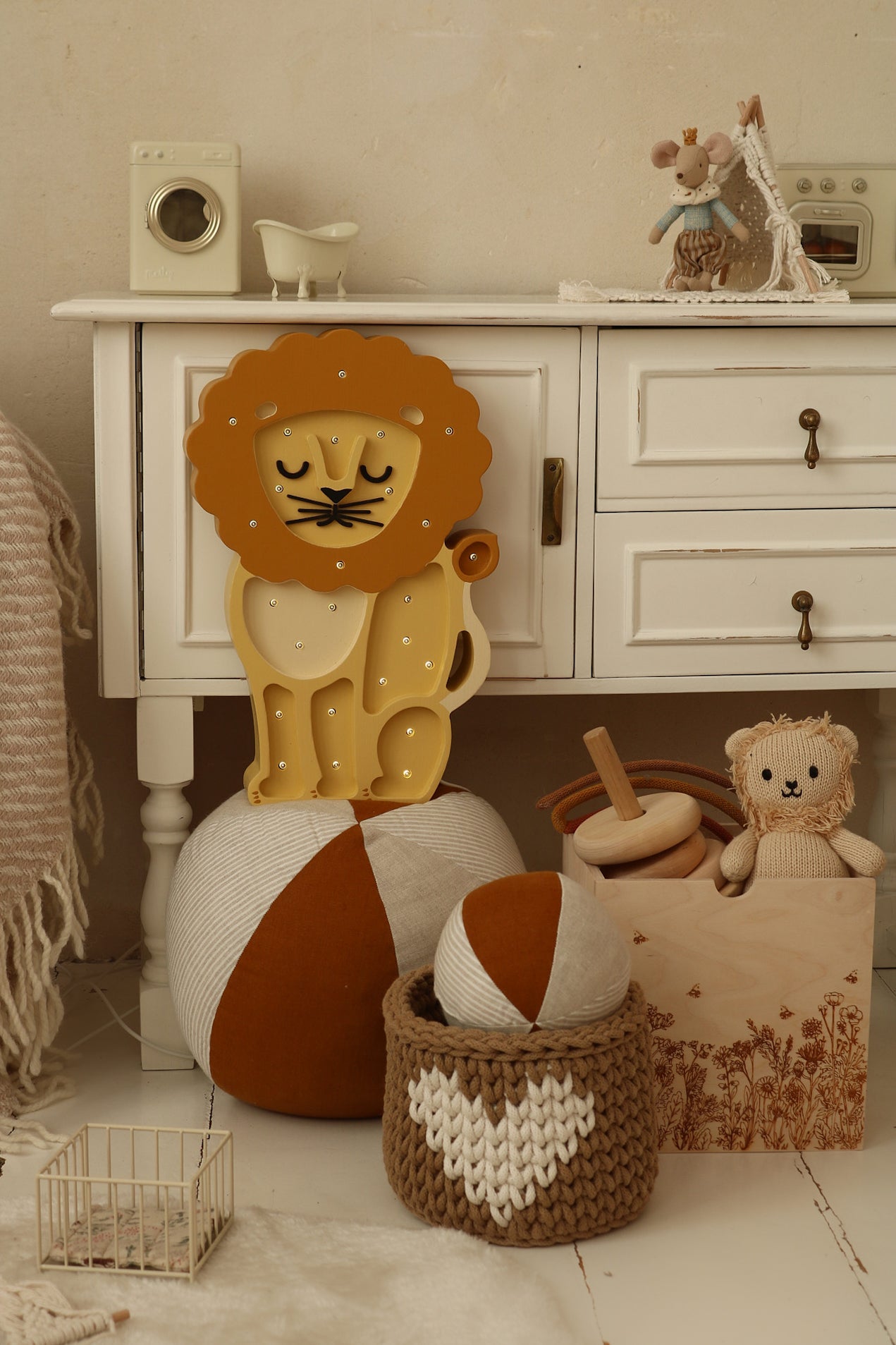 Little Lights Lion Lamp