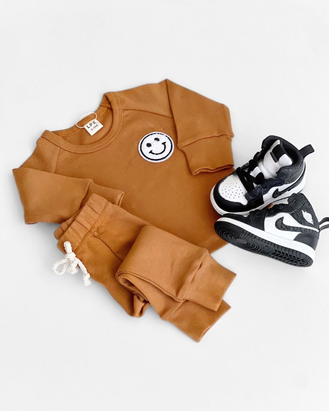 Smiley Brown Lounge Set