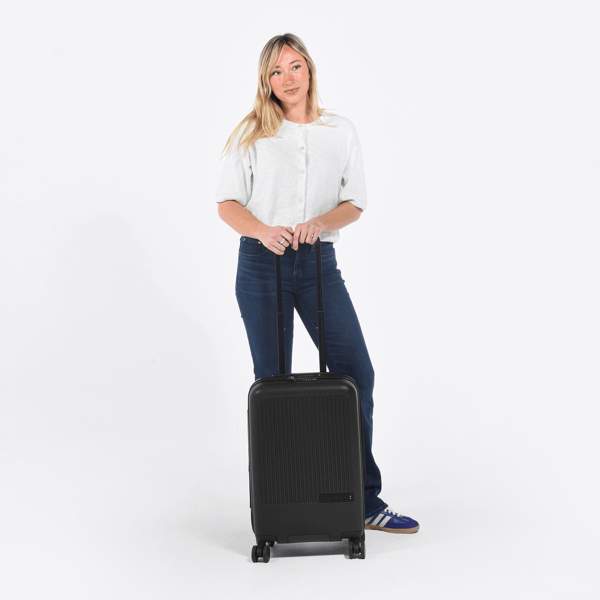 Meridian | 22" Carry-On - Chromatic Black