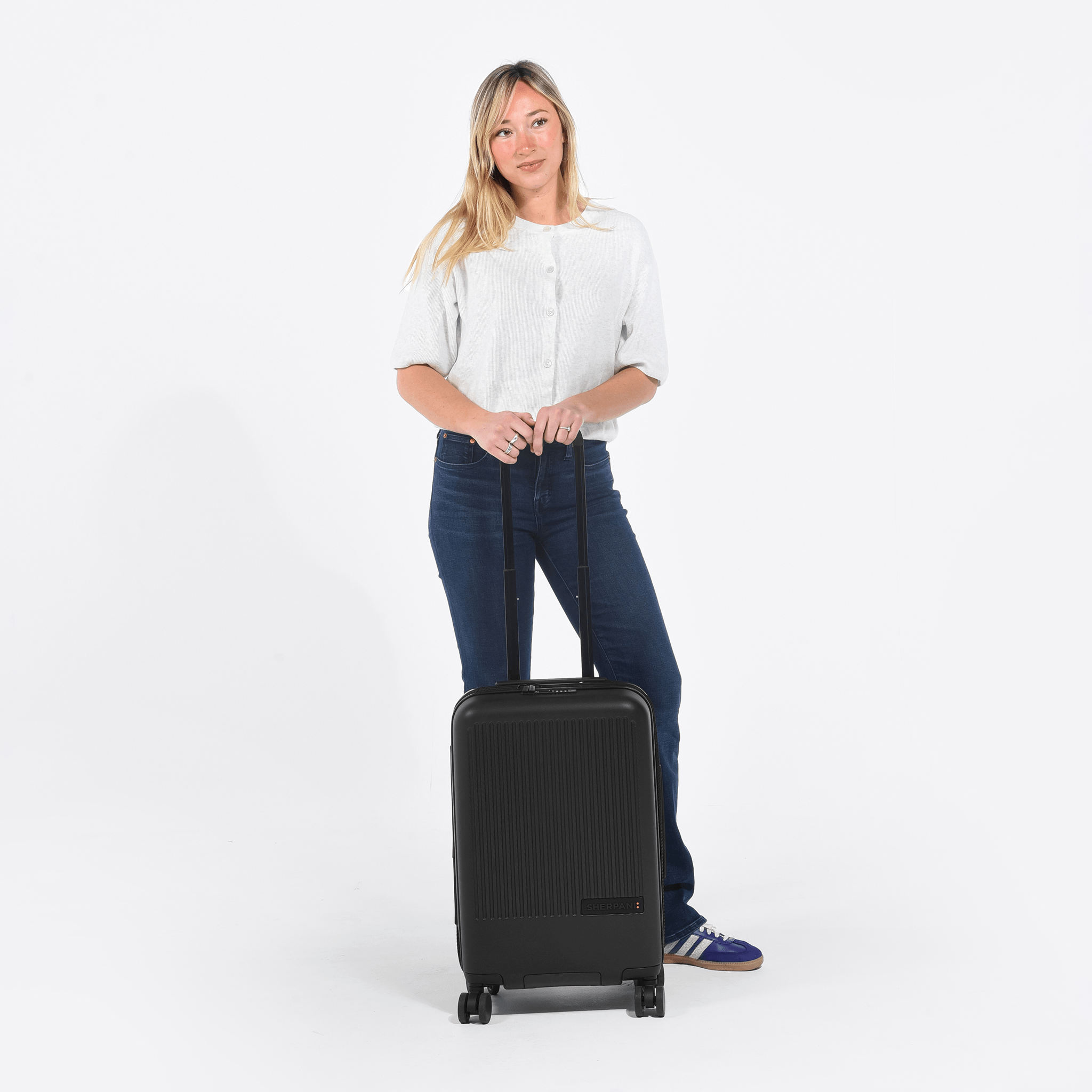 Meridian | 22" Carry-On - Chromatic Black