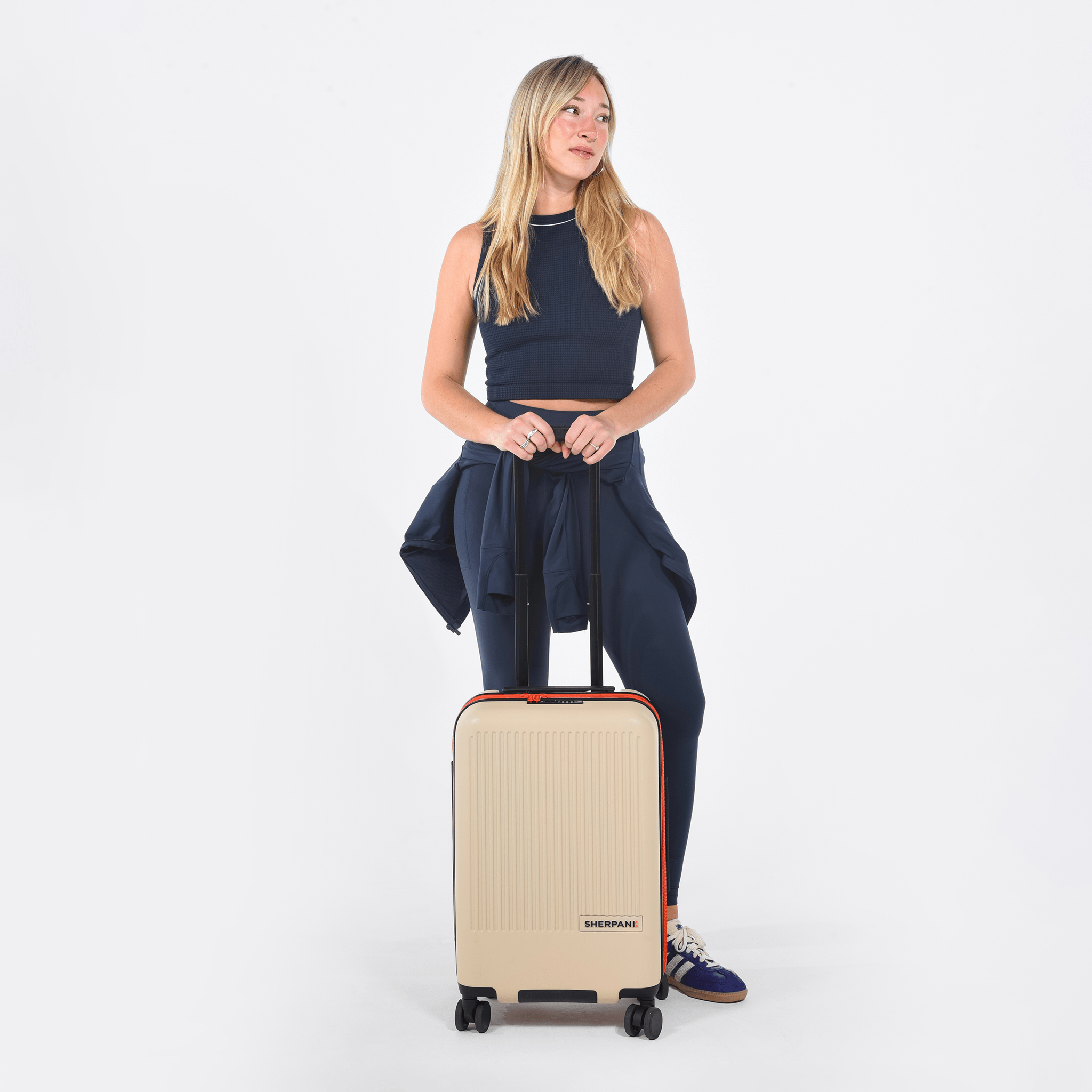 Meridian | 22" Carry-On - Chromatic Black