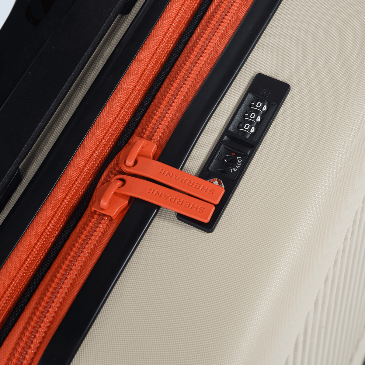 Meridian | 22" Carry-On - Chromatic Black