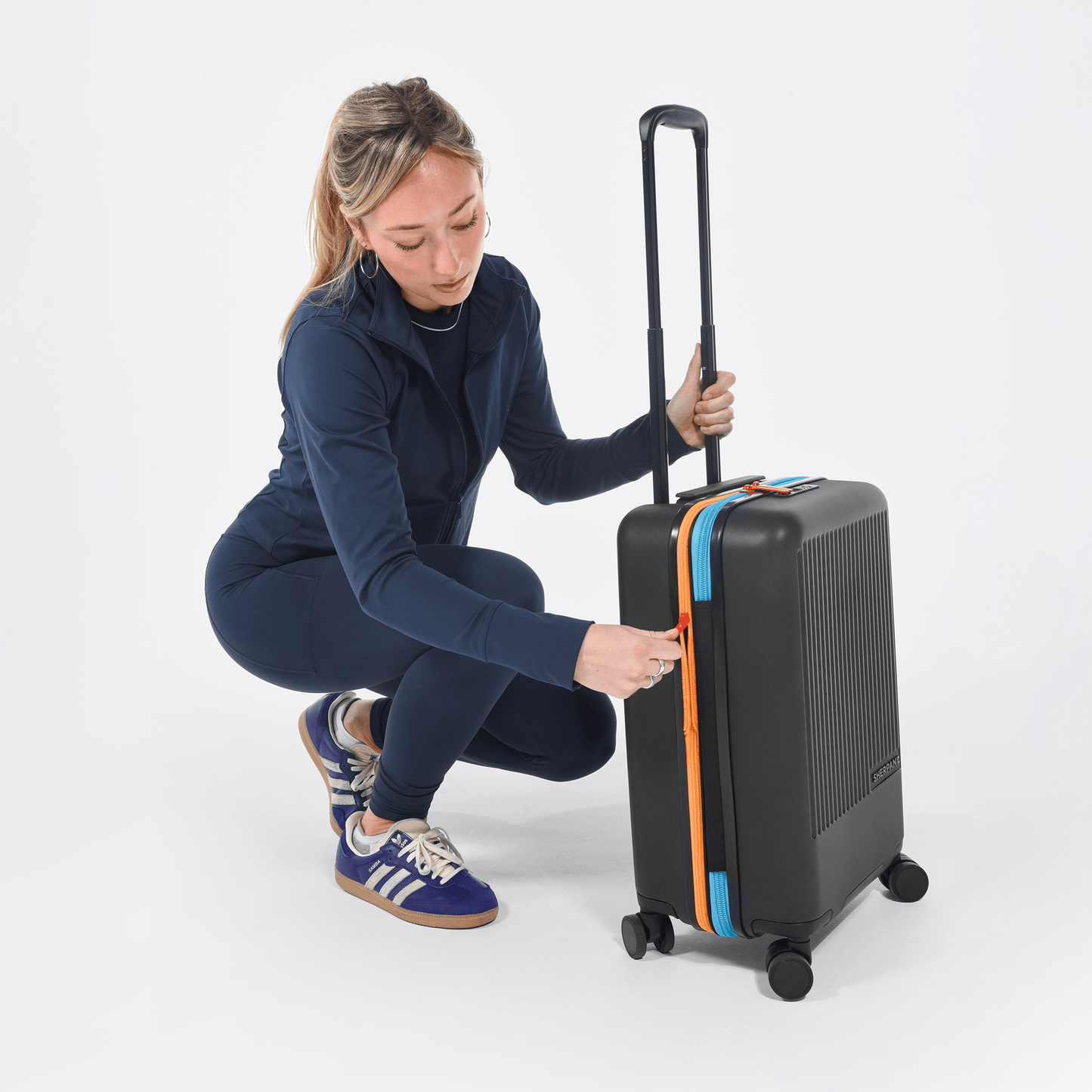 Meridian | 22" Carry-On - Chromatic Black