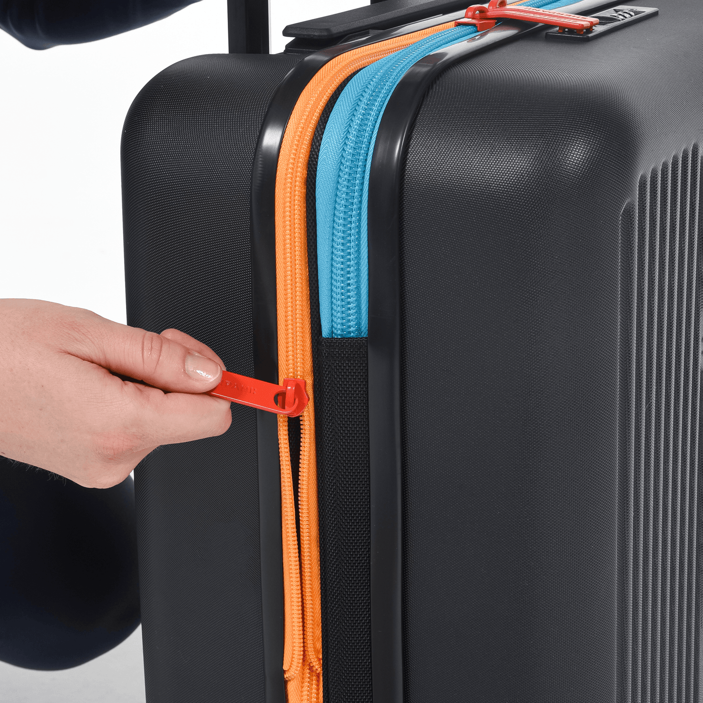 Meridian | 22" Carry-On - Chromatic Black
