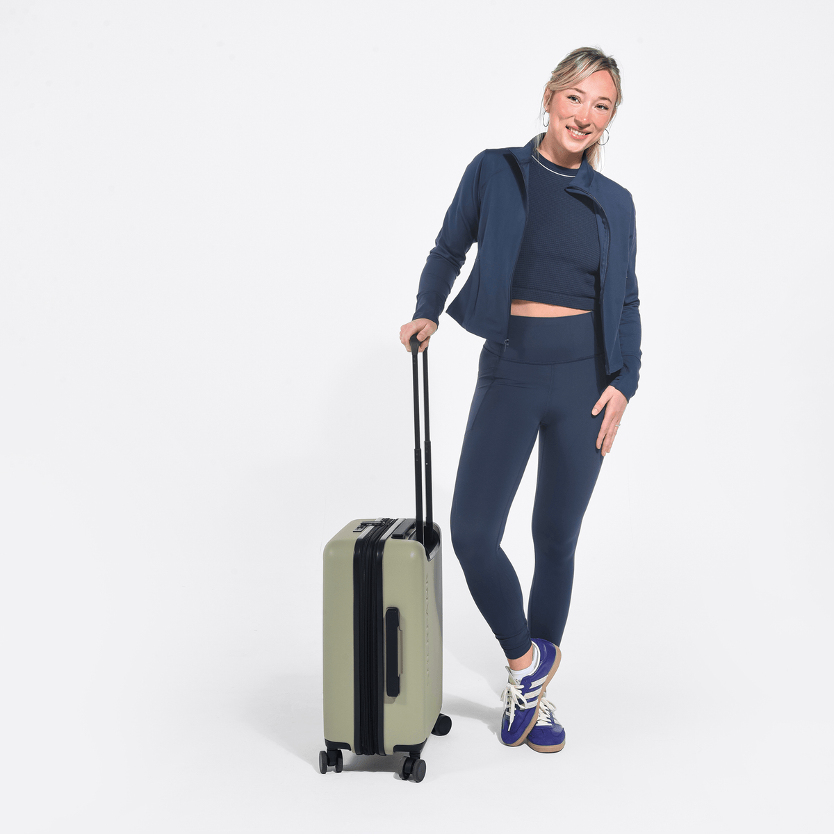 Meridian | 22" Carry-On - Chromatic Black