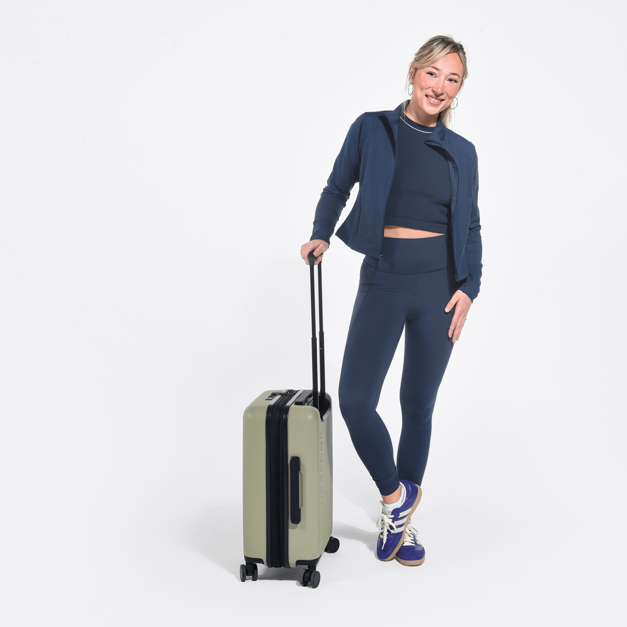 Meridian | 22" Carry-On - Chromatic Black