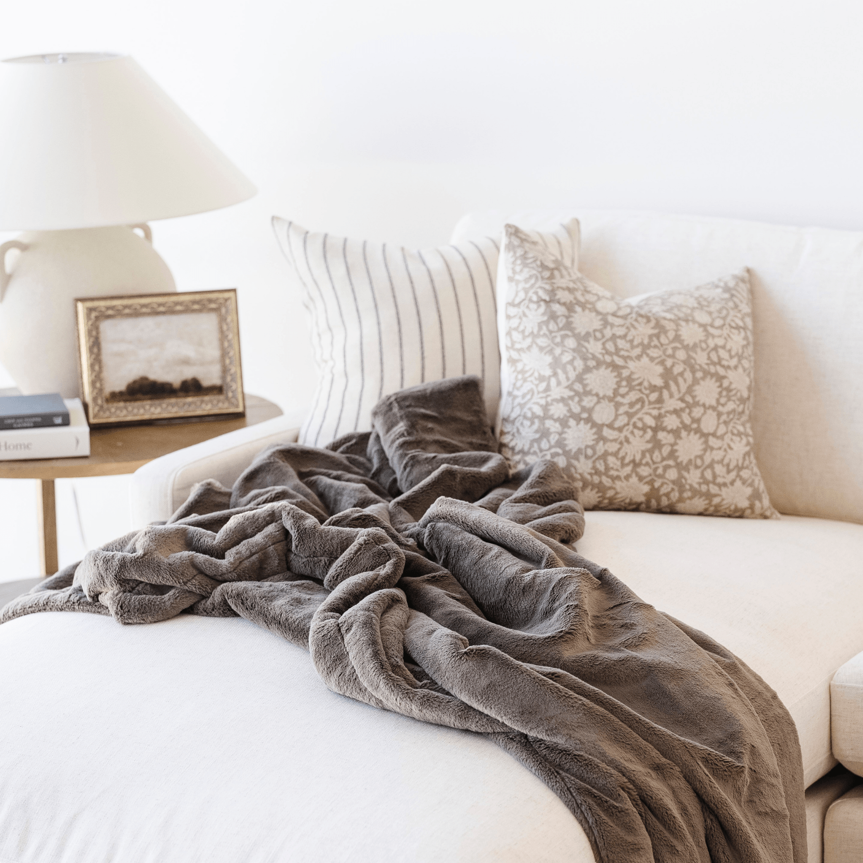 Lush Throw Blanket - Blissfully Lavender BoutiqueSaranoni