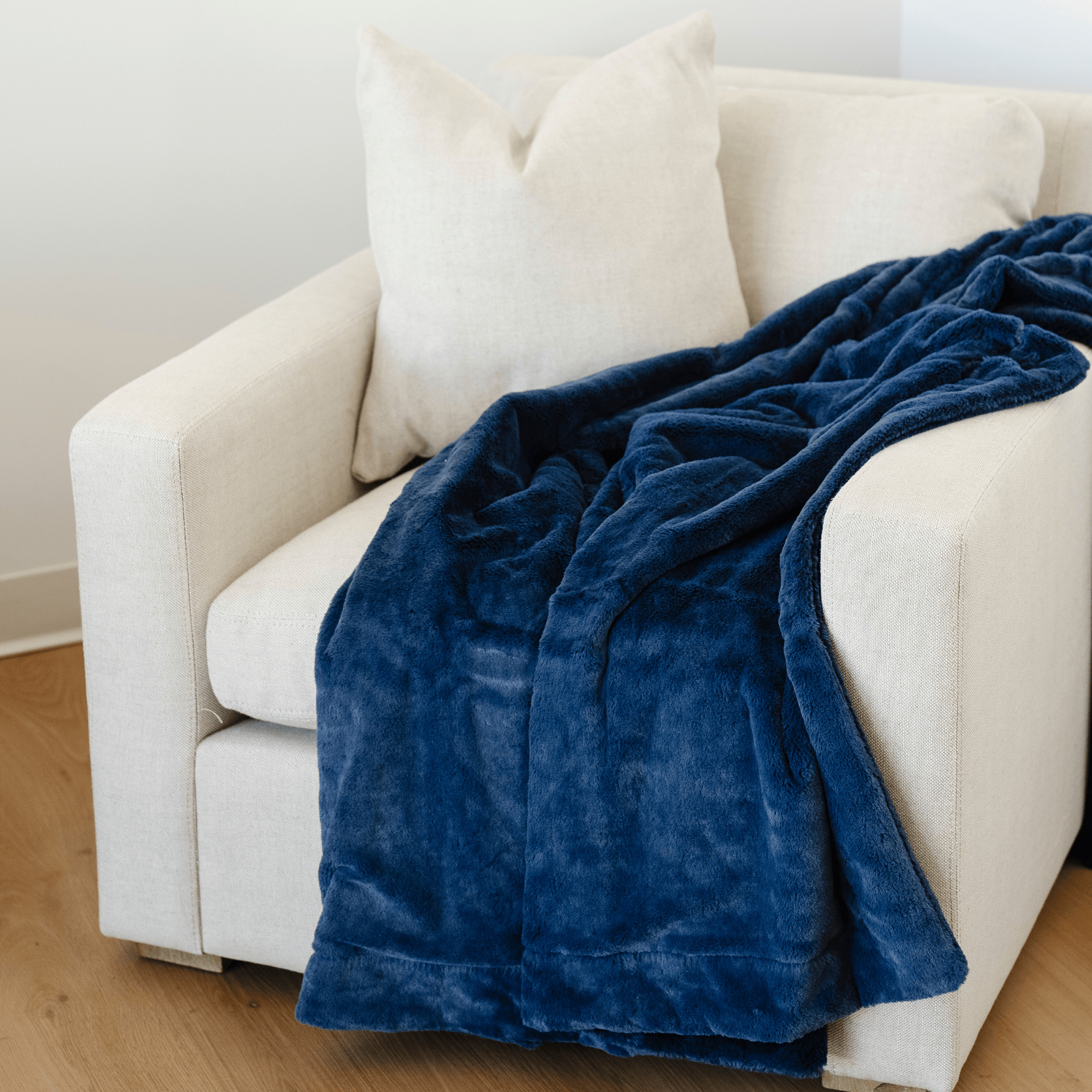 Lush Throw Blanket - Blissfully Lavender BoutiqueSaranoni