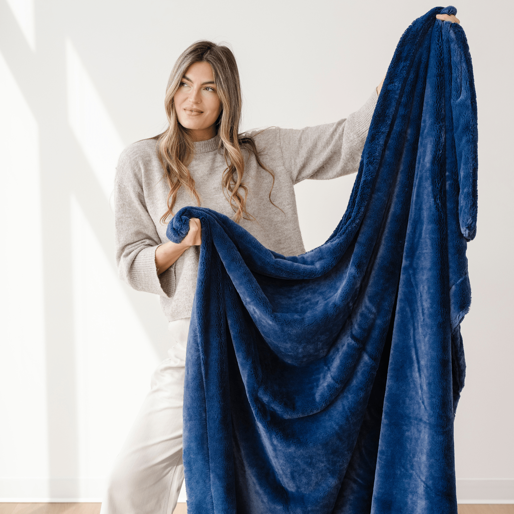 Lush Throw Blanket - Blissfully Lavender BoutiqueSaranoni