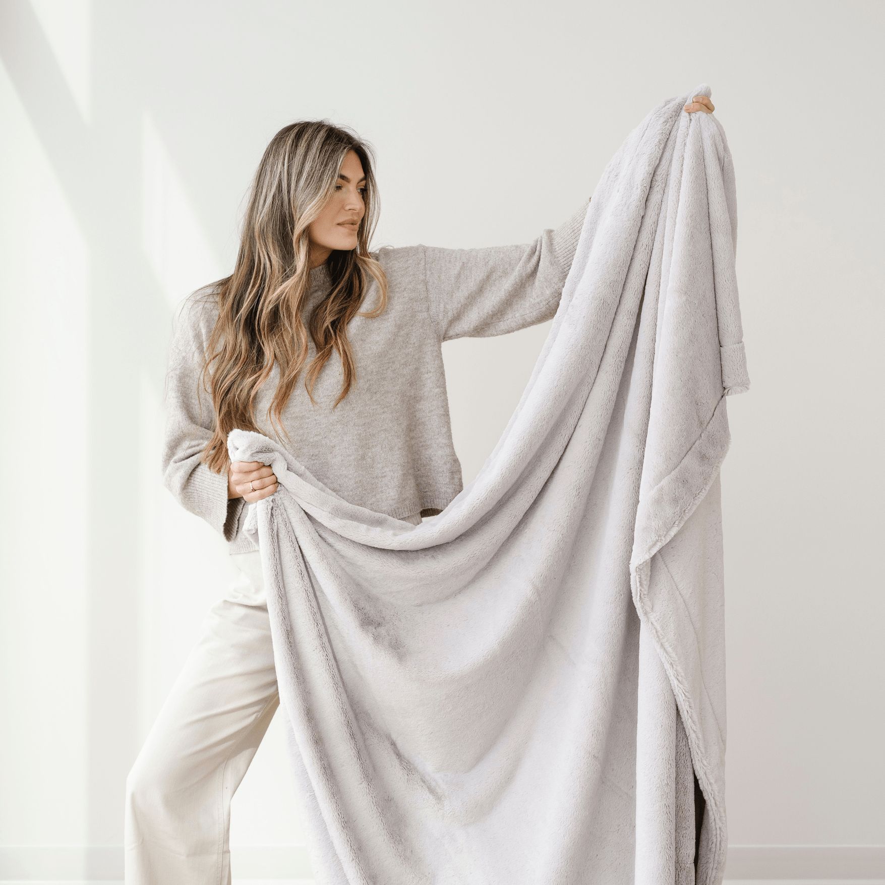 Lush Throw Blanket - Blissfully Lavender BoutiqueSaranoni