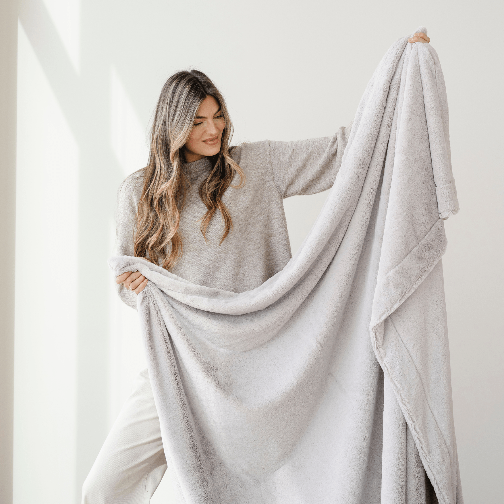 Lush Throw Blanket - Blissfully Lavender BoutiqueSaranoni