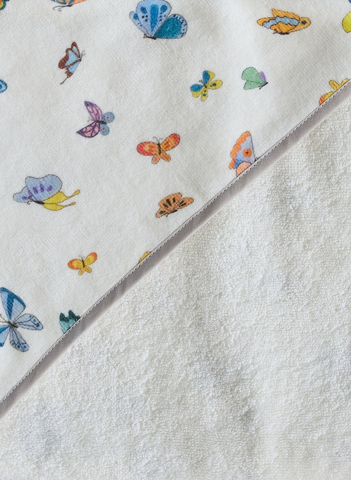 Madame Butterfly Hooded Bath Towel - Blissfully Lavender BoutiqueTimo & Violet