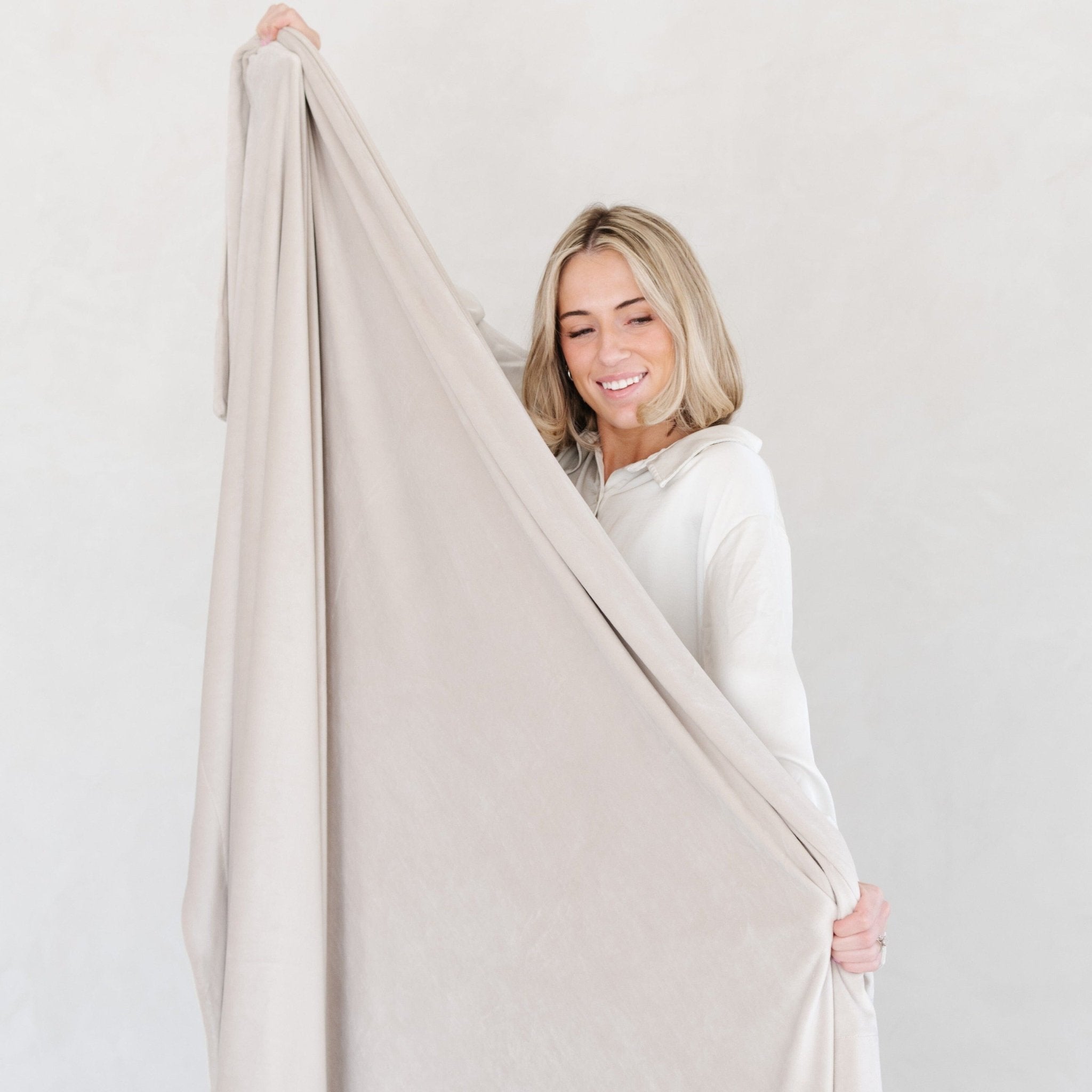 Minky Stretch XL Throw Blanket - Blissfully Lavender BoutiqueSaranoni