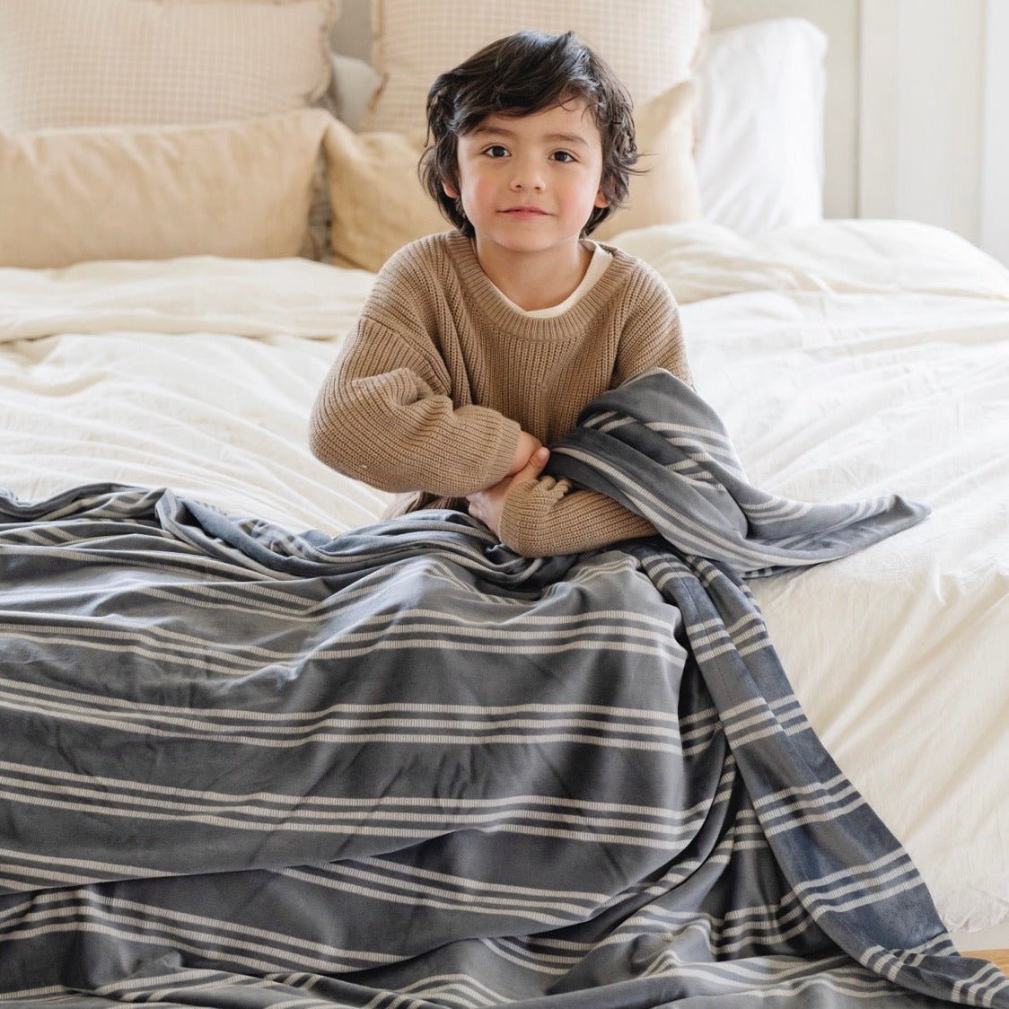 Minky Stretch XL Throw Blanket - Blissfully Lavender BoutiqueSaranoni