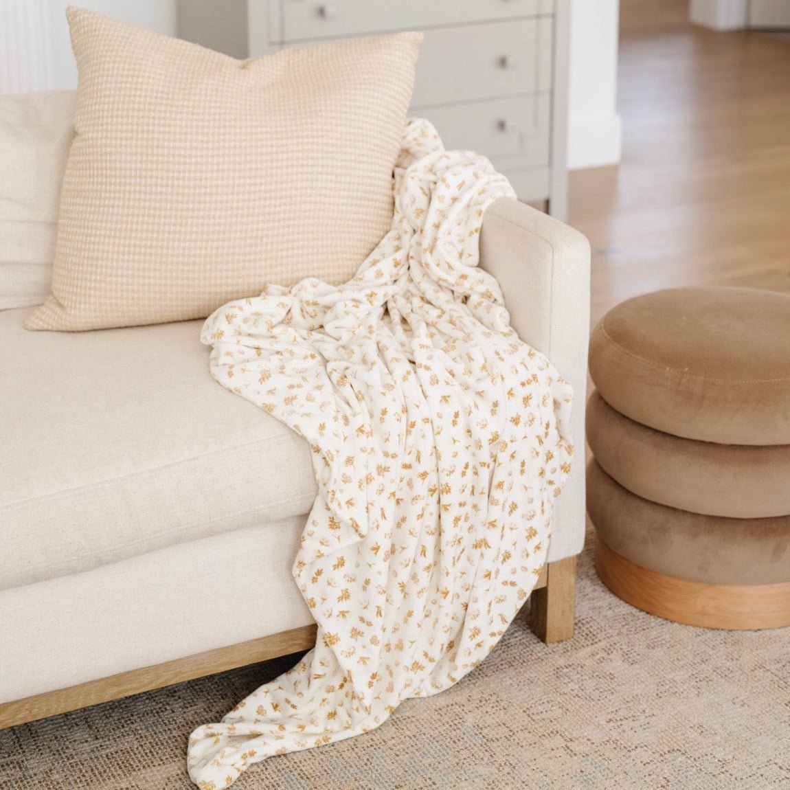 Minky Stretch XL Throw Blanket - Blissfully Lavender BoutiqueSaranoni