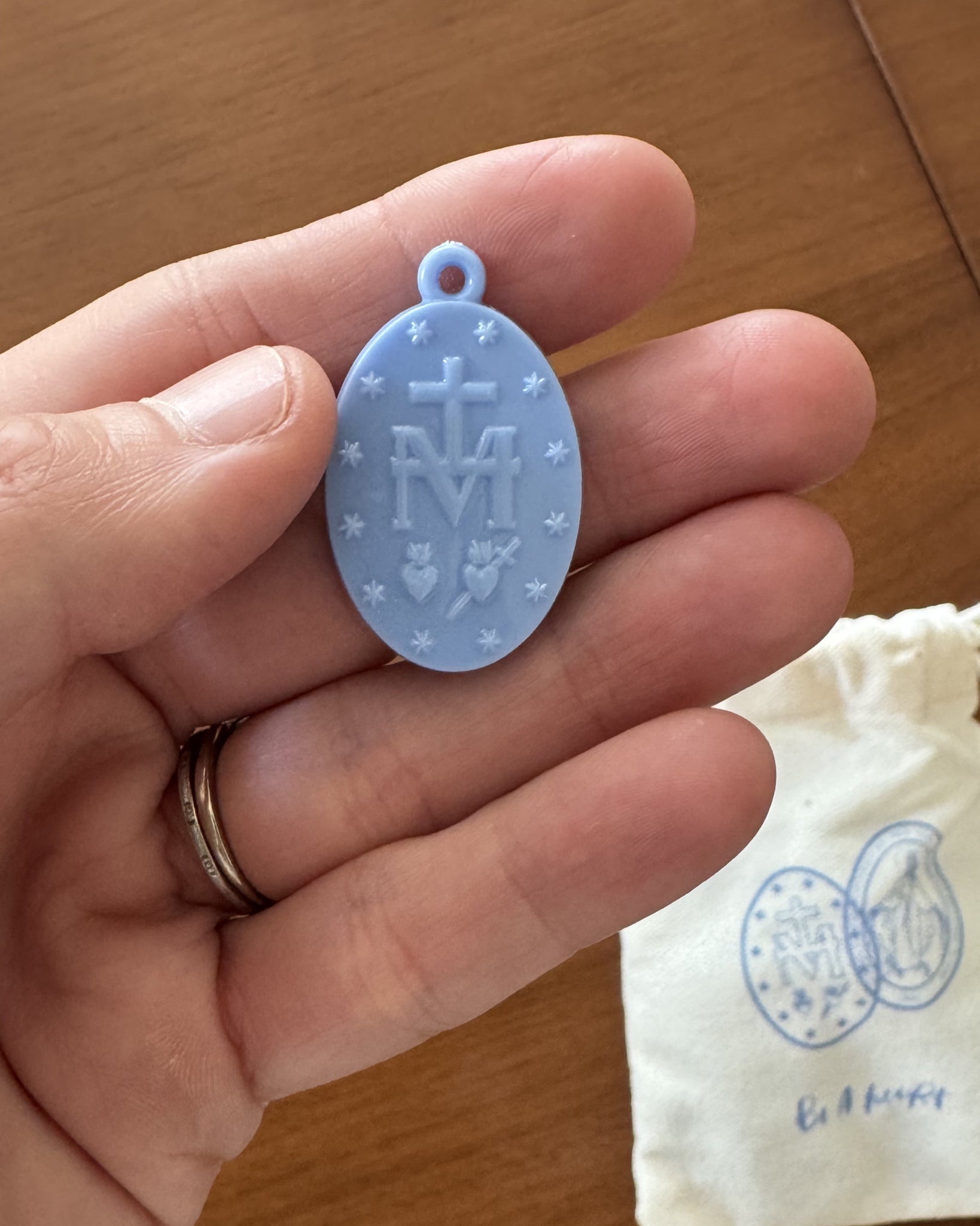 Be A Heart Plastic Miraculous Medals - Pack of 25