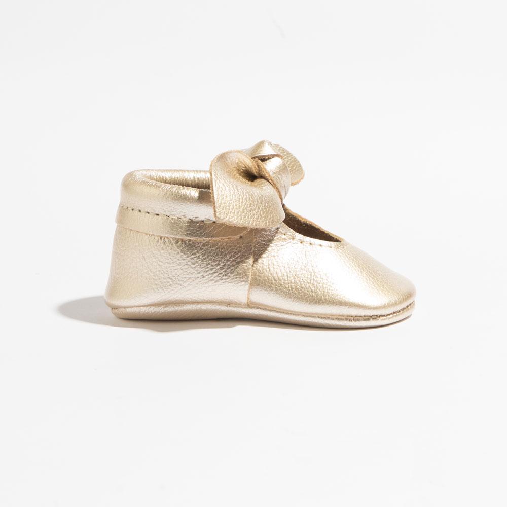 Platinum Knotted Bow Baby Shoe - Blissfully Lavender BoutiqueFreshly Picked