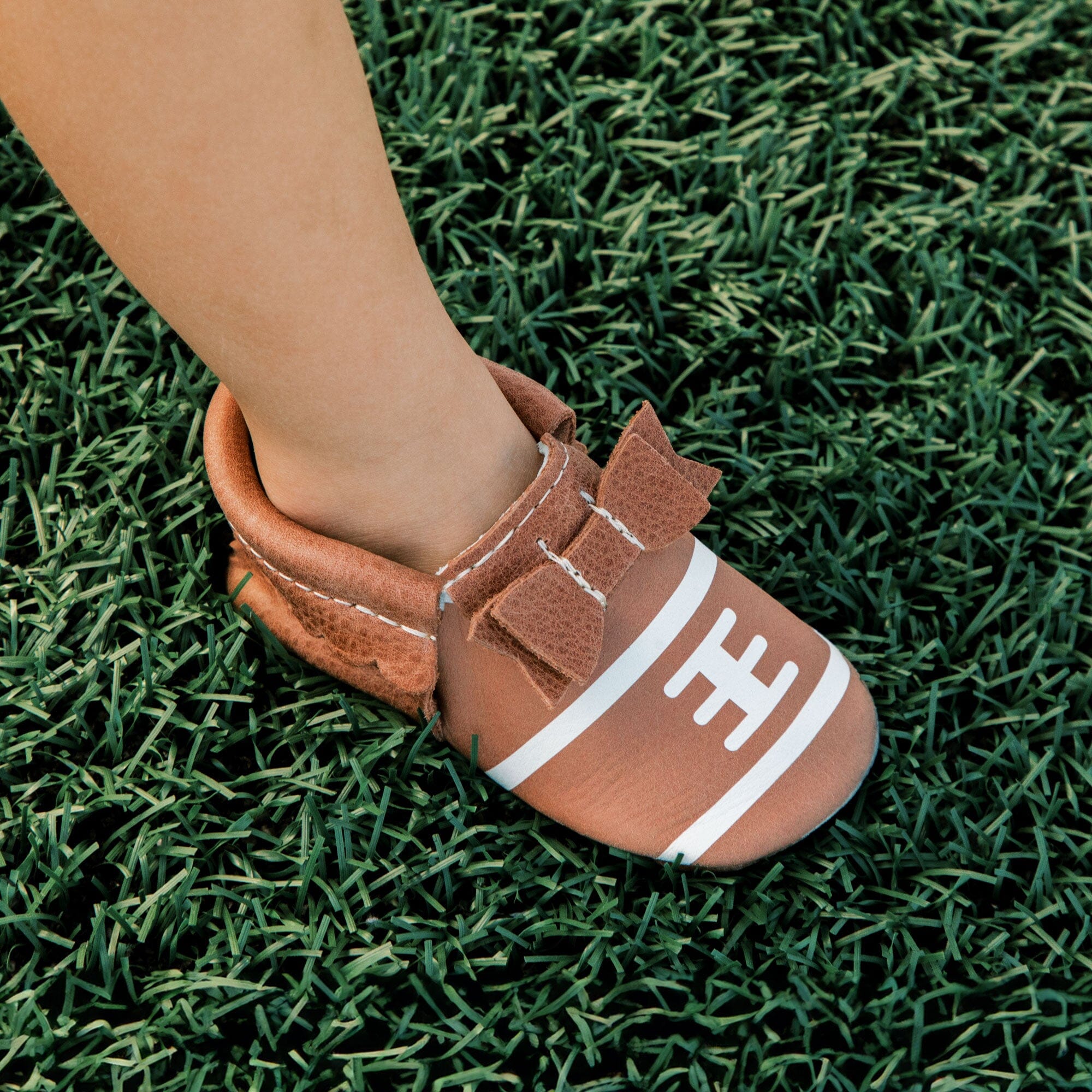 Touchdown II Bow Leather Baby Shoe - Blissfully Lavender BoutiqueFreshly Picked